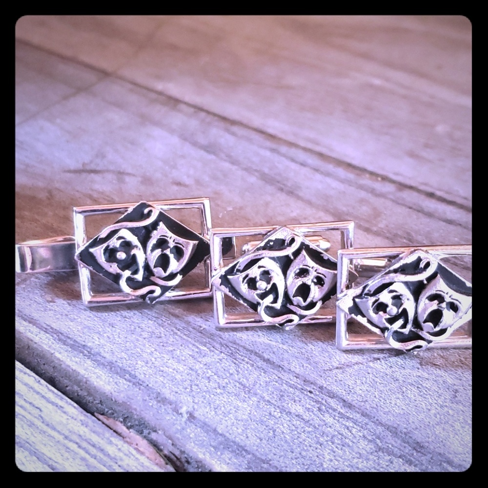 Dramatic Cufflinks and Tie Clip